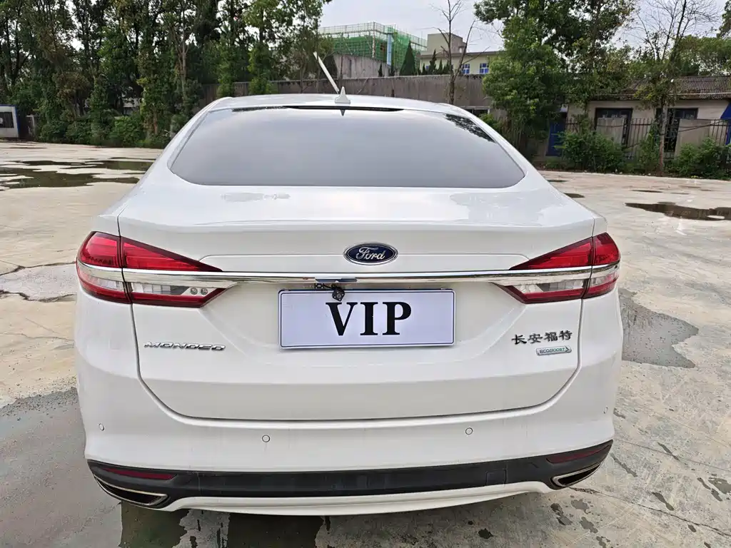 Ford Mondeo — миниатюра 8