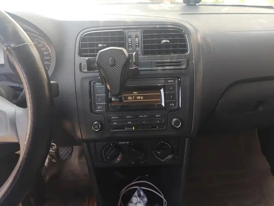 Volkswagen Polo — миниатюра 13