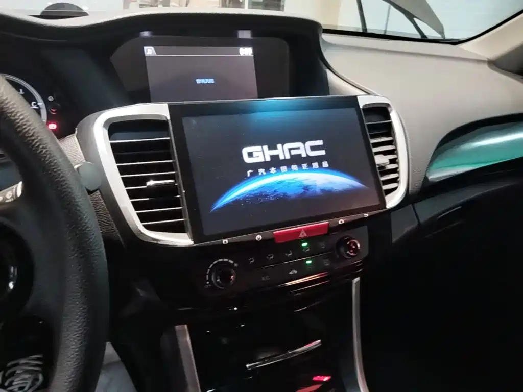 Honda Accord — миниатюра 13