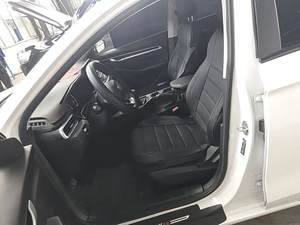 Geely Emgrand — миниатюра 15