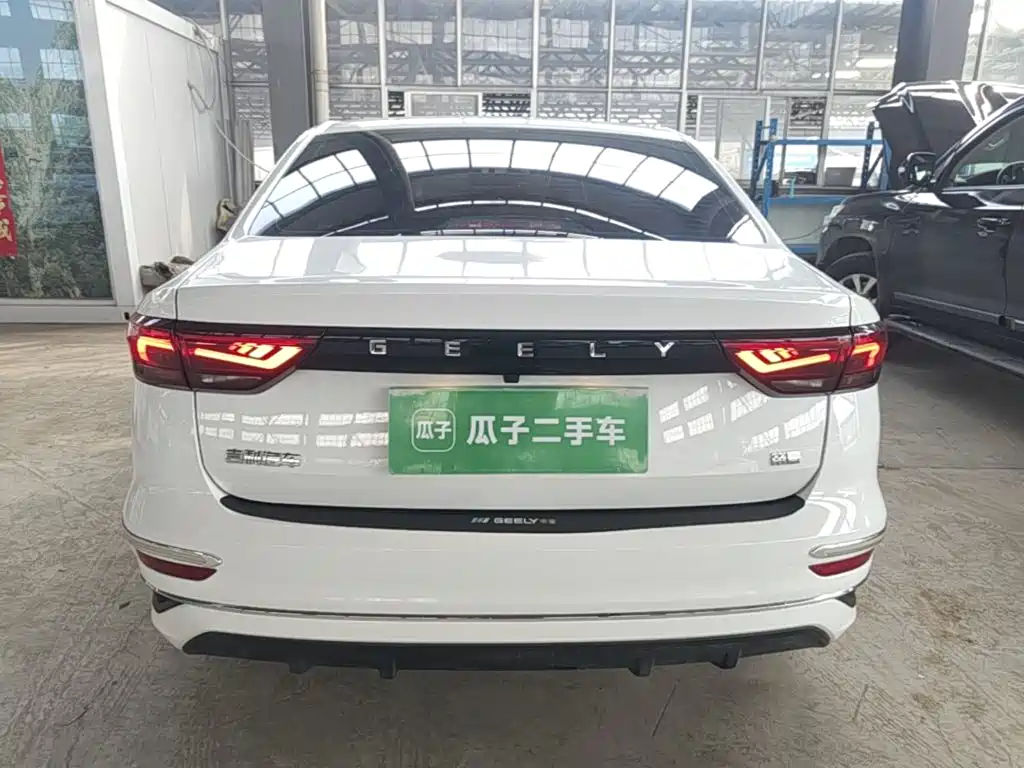 Geely Emgrand — миниатюра 6