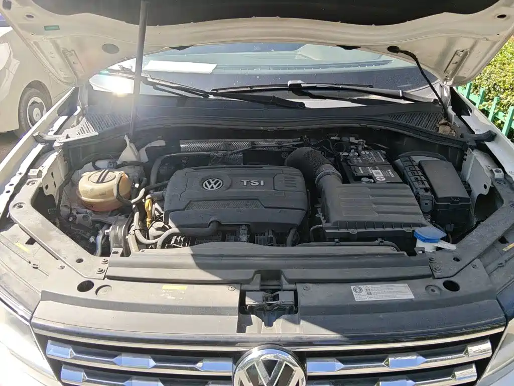Volkswagen Tiguan L — миниатюра 21