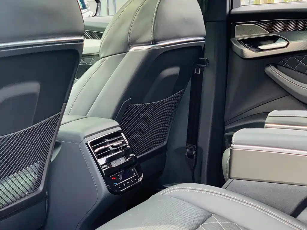 Audi Q6 — миниатюра 15