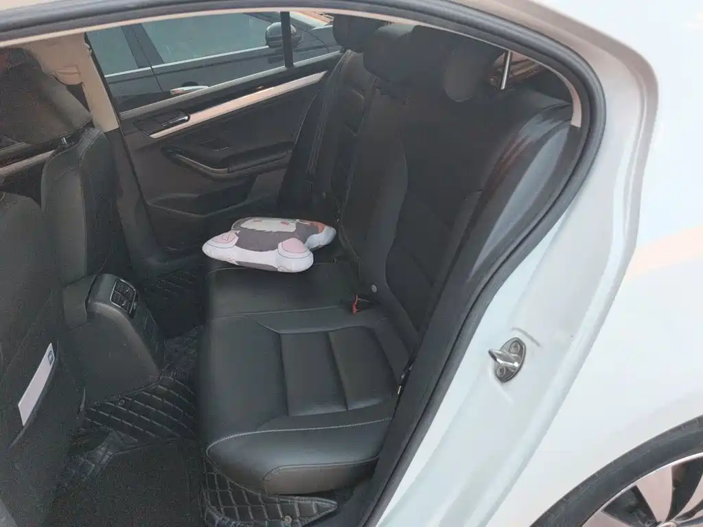 Volkswagen Sagitar — миниатюра 18