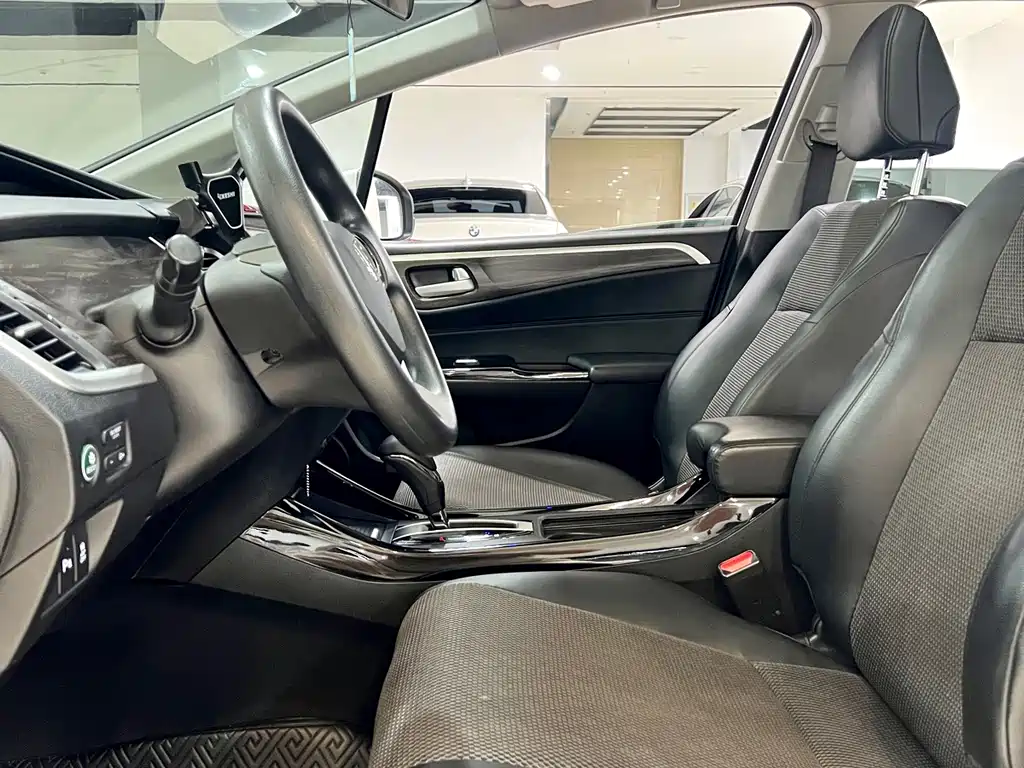 Honda Jade — миниатюра 7