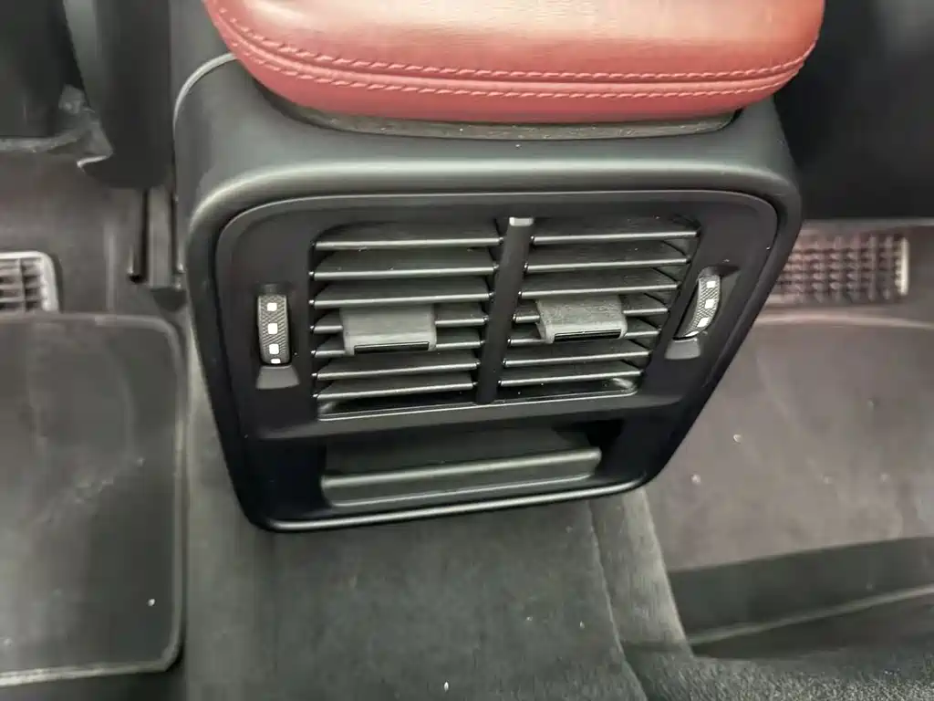Porsche Taycan — миниатюра 12