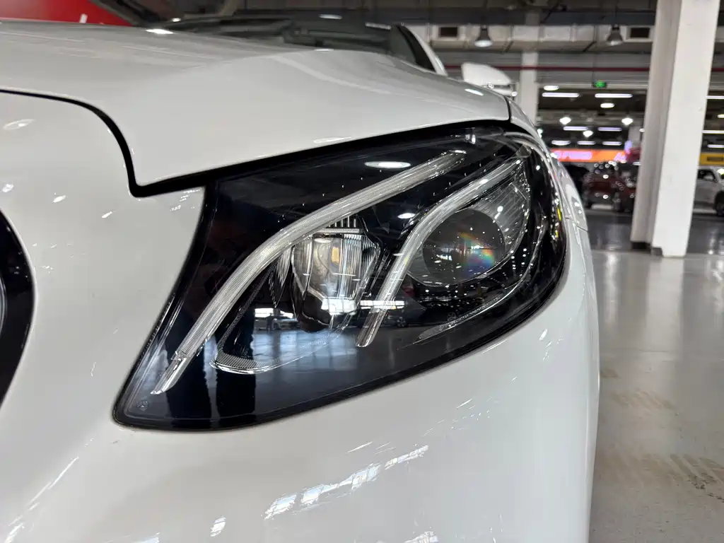 Mercedes-Benz E-Class — миниатюра 18