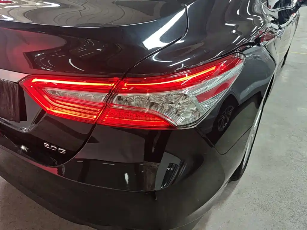 Toyota Camry — миниатюра 8