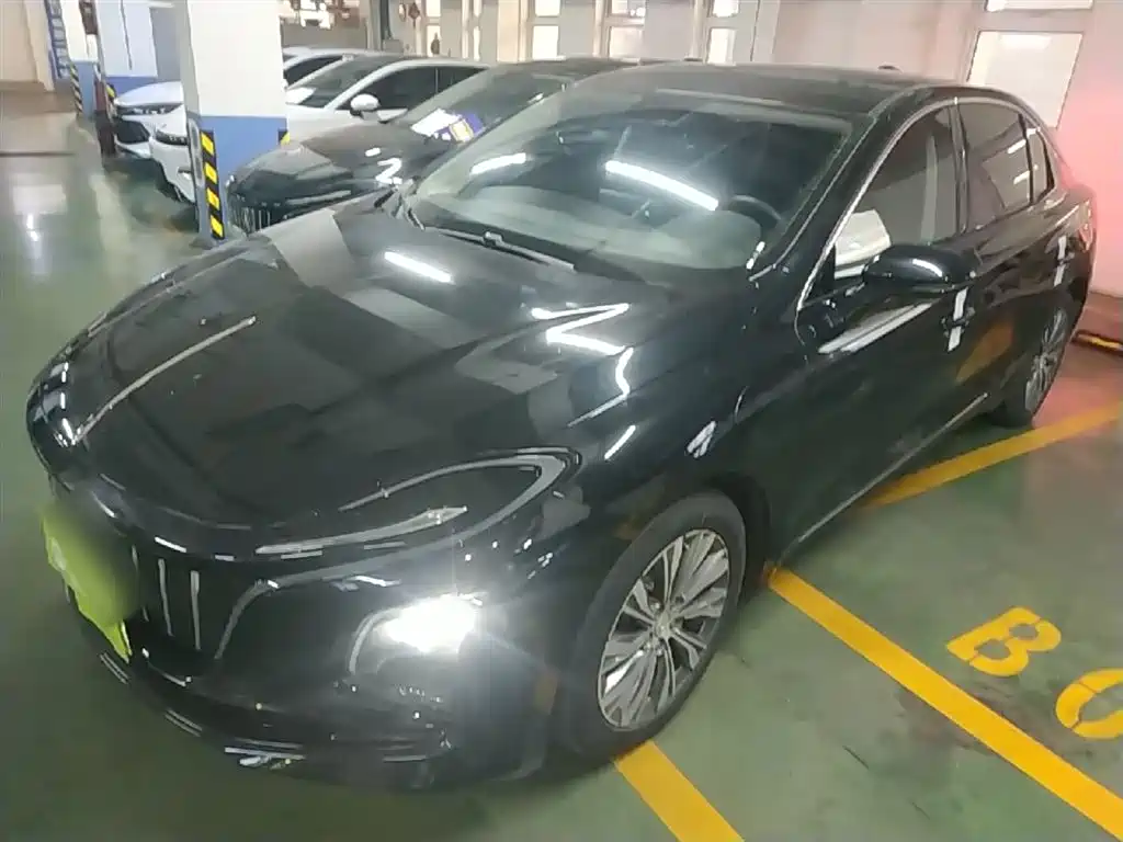 Hongqi Hongqi E-QM5 2023