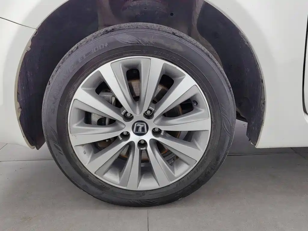 Luxgen Big 7 MPV — миниатюра 17