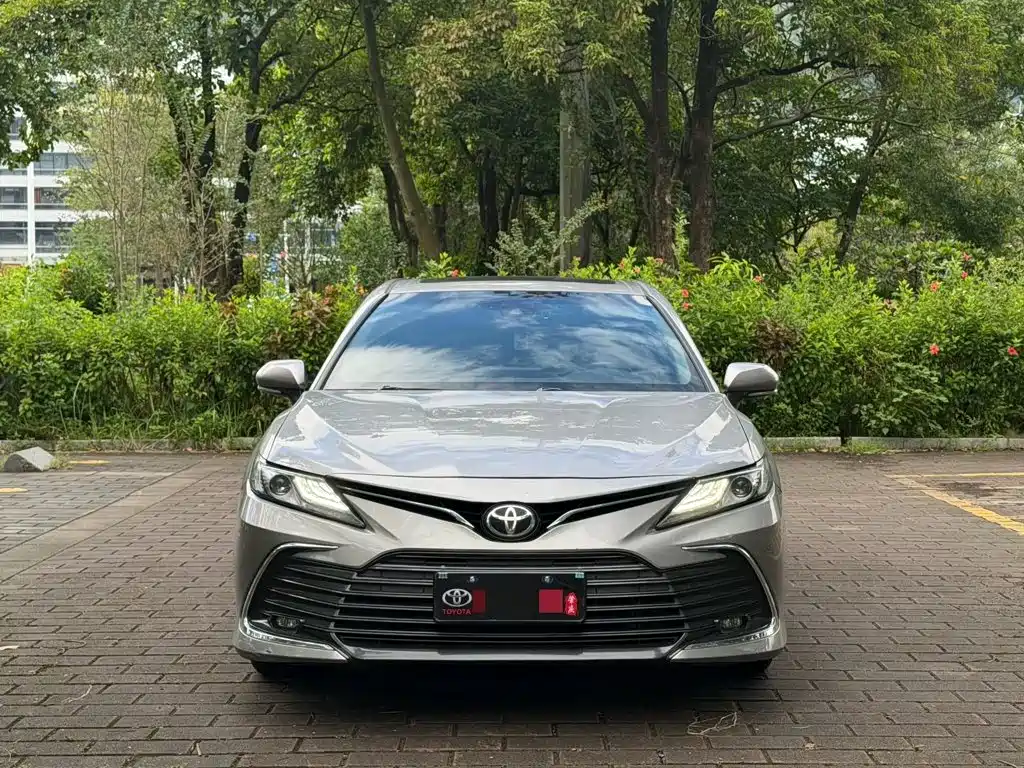 Toyota Camry — миниатюра 2
