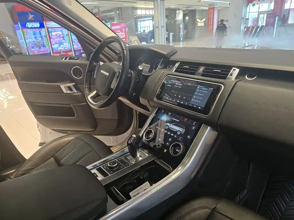Land Rover Sport PHEV — миниатюра 6