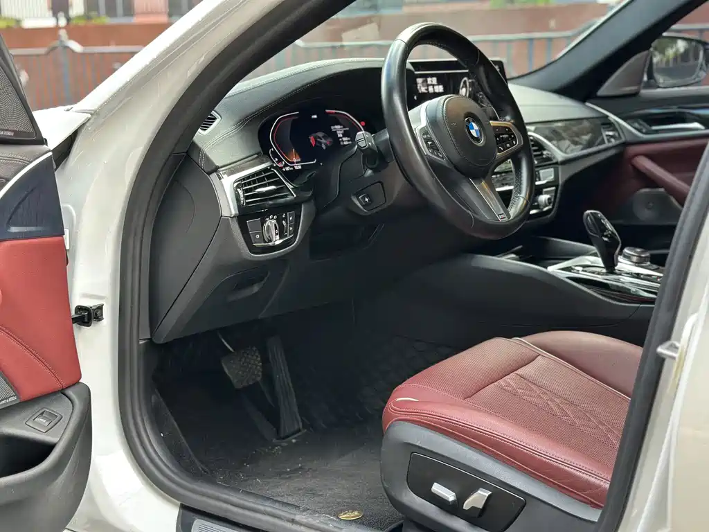 BMW 5 Series — миниатюра 4