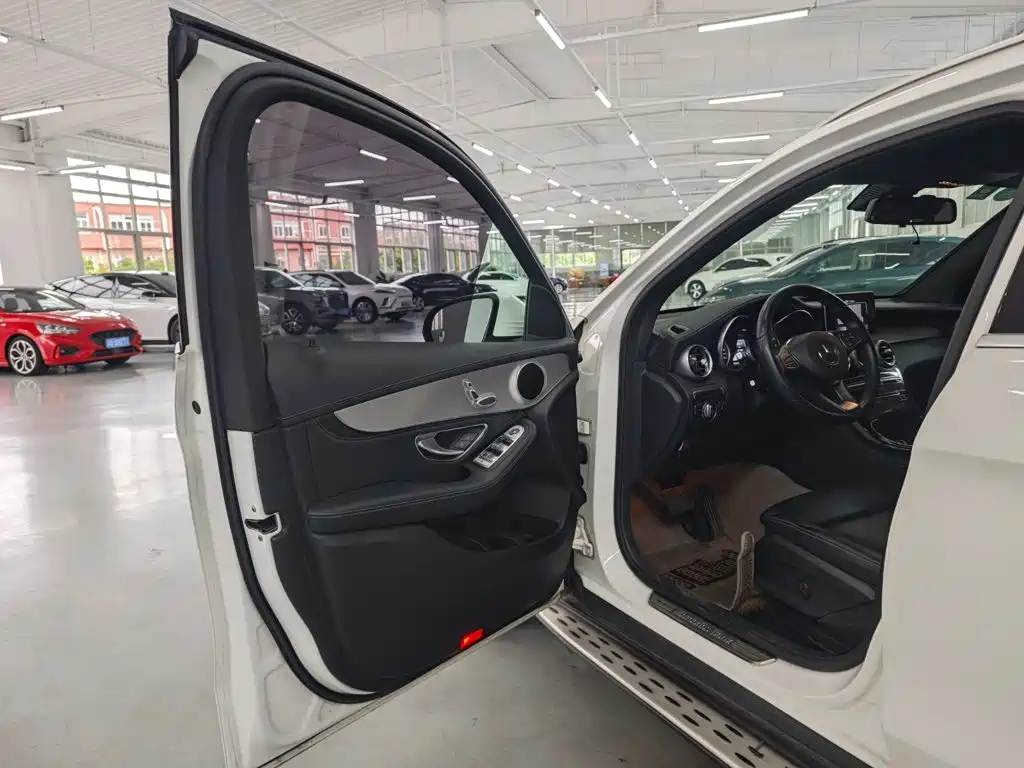 Mercedes-Benz GLC — миниатюра 10