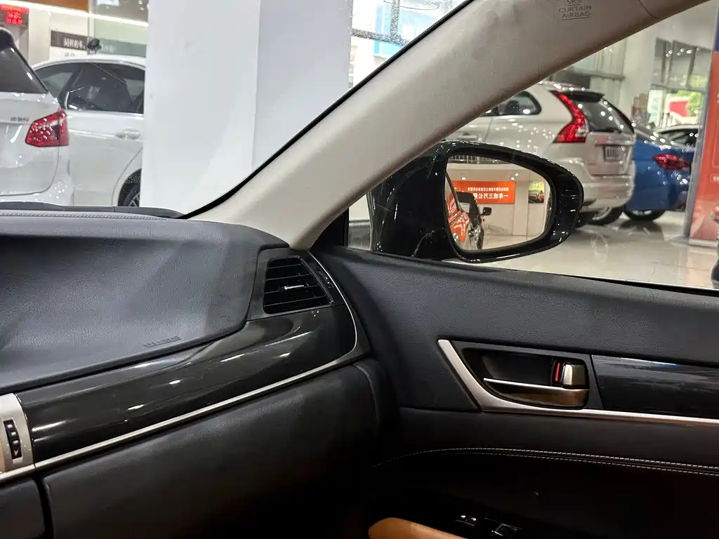 Lexus GS — миниатюра 8