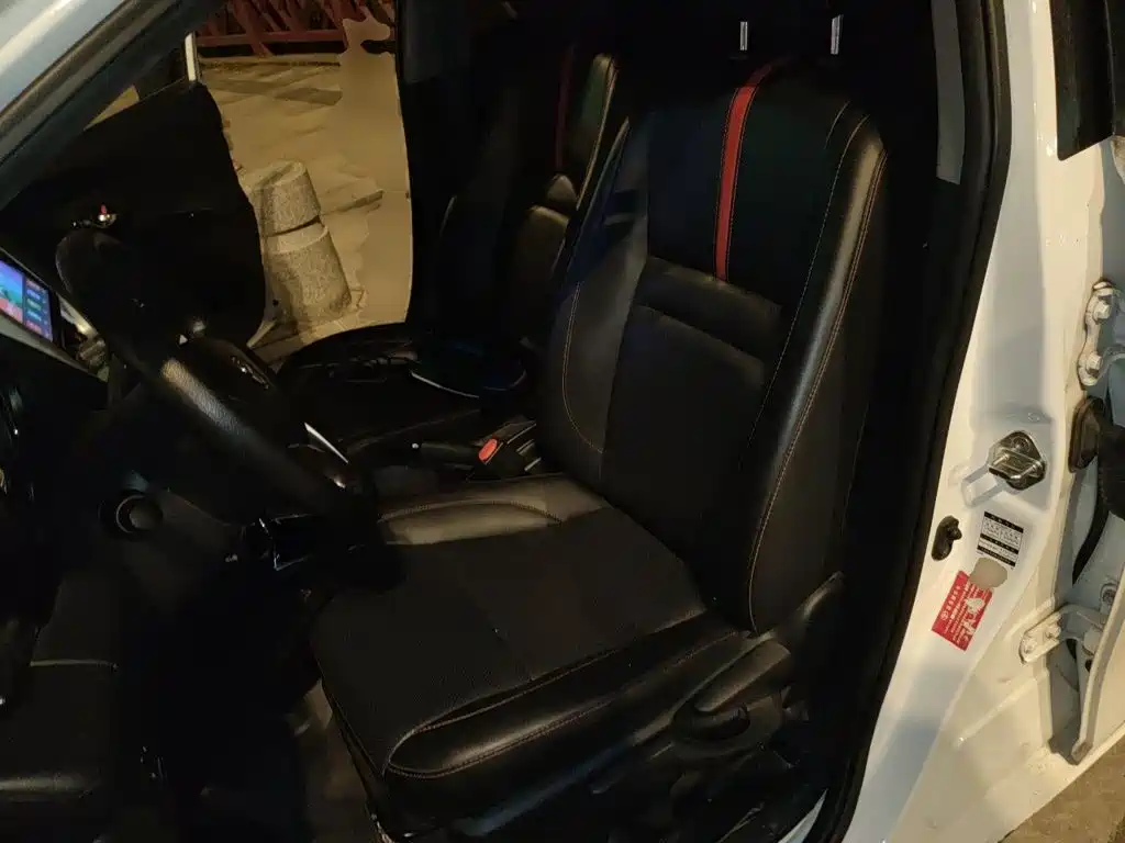 Toyota Yaris L — миниатюра 11