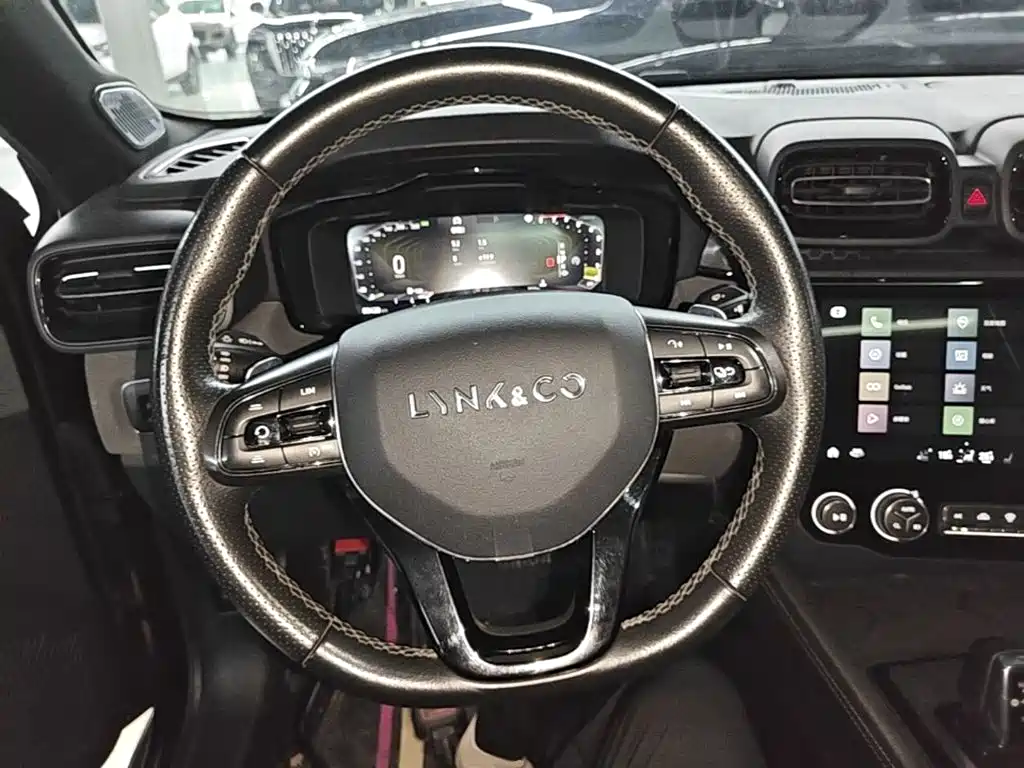 Lynk & Co 03 — миниатюра 11