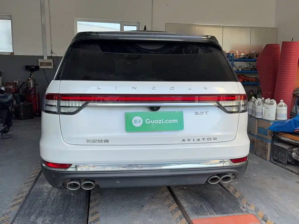 Lincoln Aviator — миниатюра 11