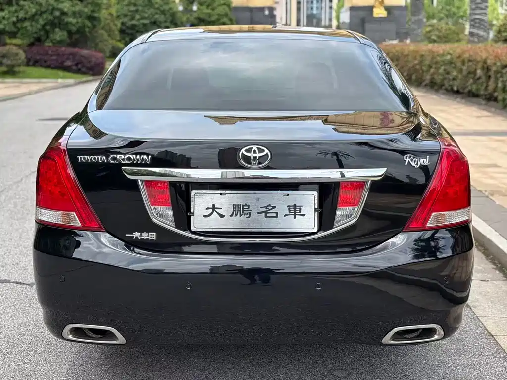 Toyota Crown — миниатюра 5