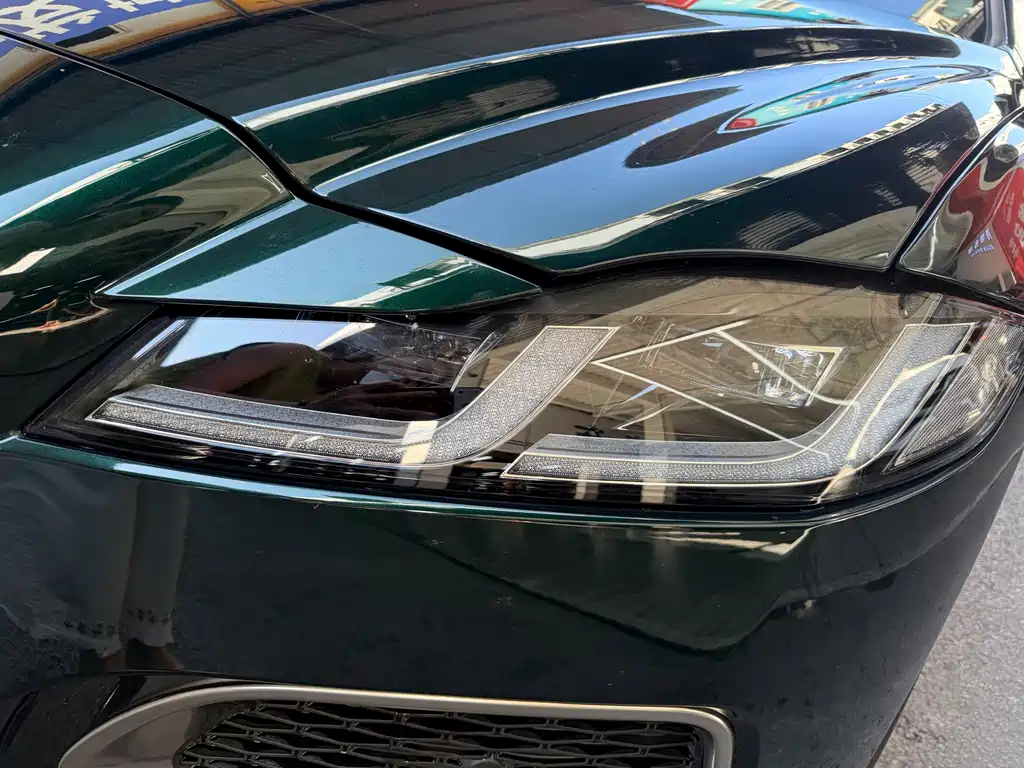 Jaguar XFL — миниатюра 4