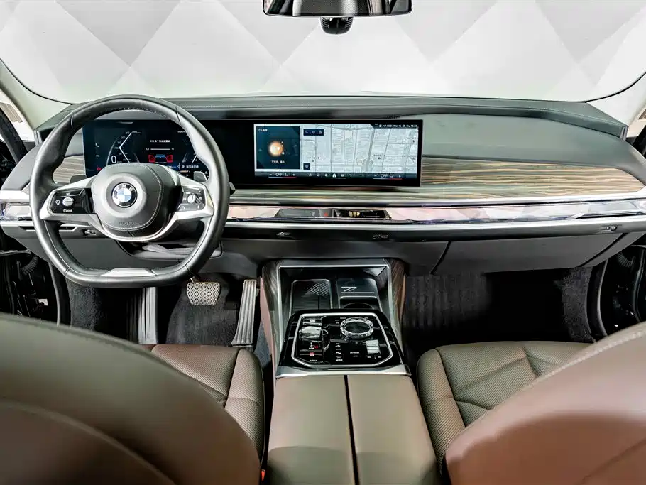 BMW 7 Series — миниатюра 12