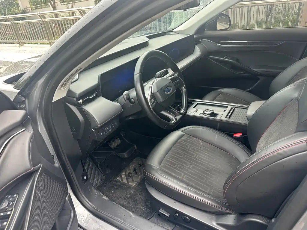 Ford Mondeo — миниатюра 7