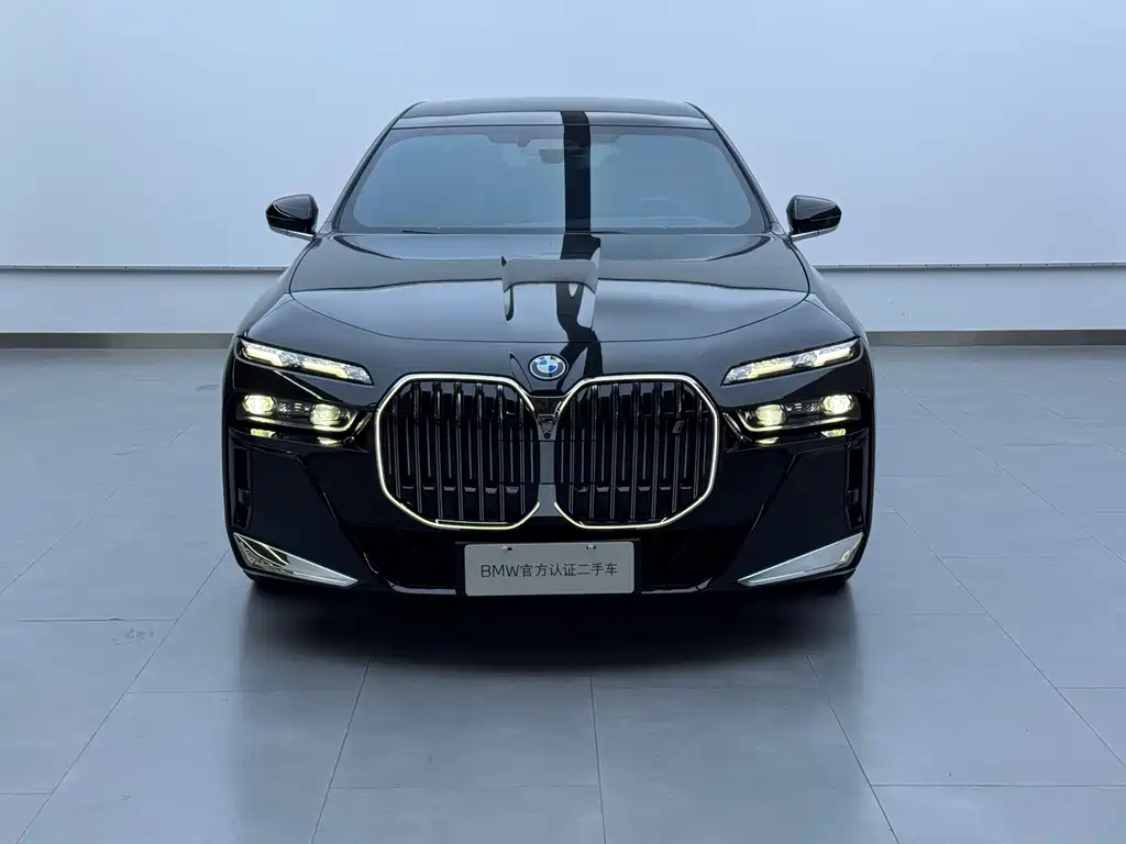BMW i7 — миниатюра 2