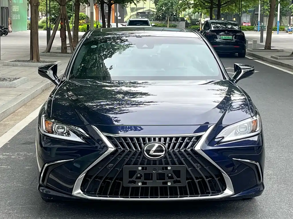 Lexus ES 2023 200