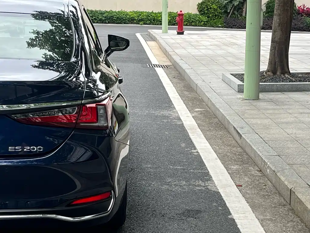 Lexus ES 2023 200