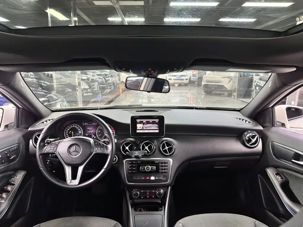 Mercedes-Benz A-Class (Import) — миниатюра 12