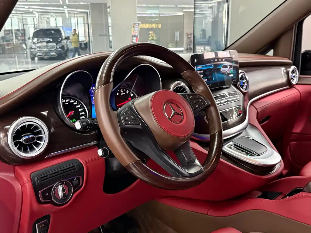 MERCEDES-BENZ V CLASS