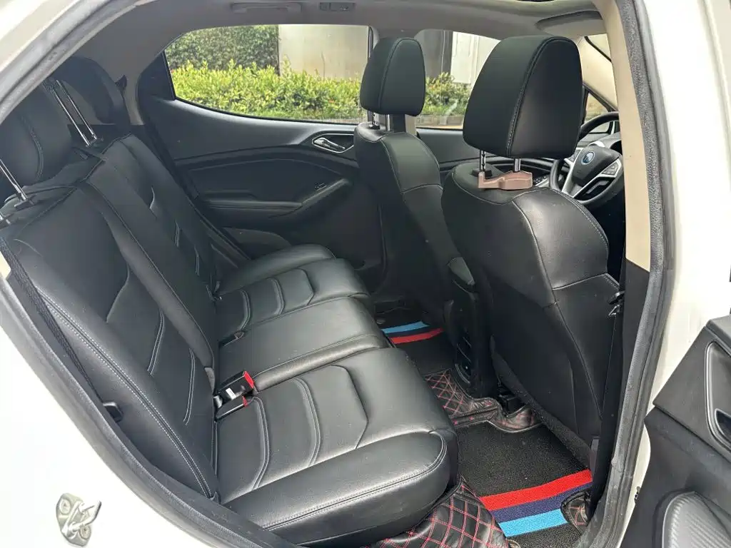 BYD Yuan EV — миниатюра 10