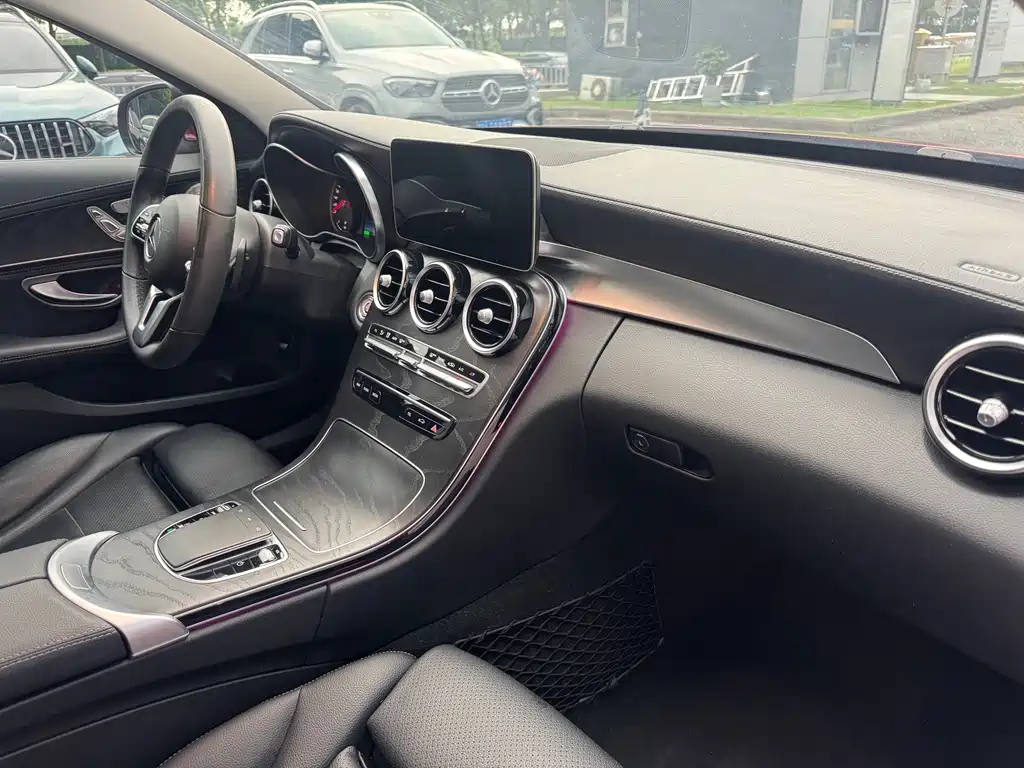 Mercedes-Benz C-Class — миниатюра 11