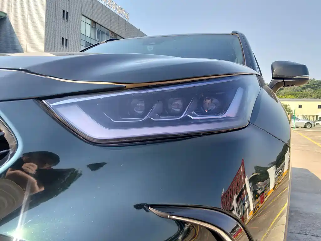 Toyota Crown Kluger — миниатюра 21