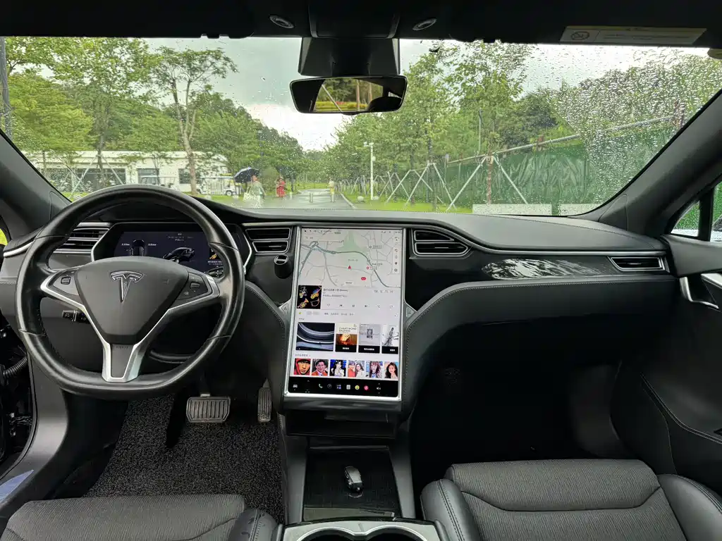 Tesla Model S — миниатюра 6