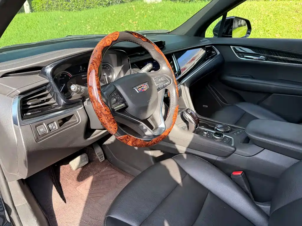 Cadillac XT6 — миниатюра 7