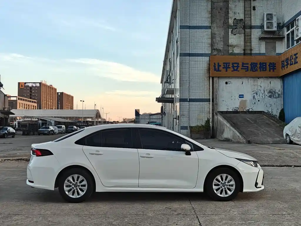 Toyota Corolla — миниатюра 8