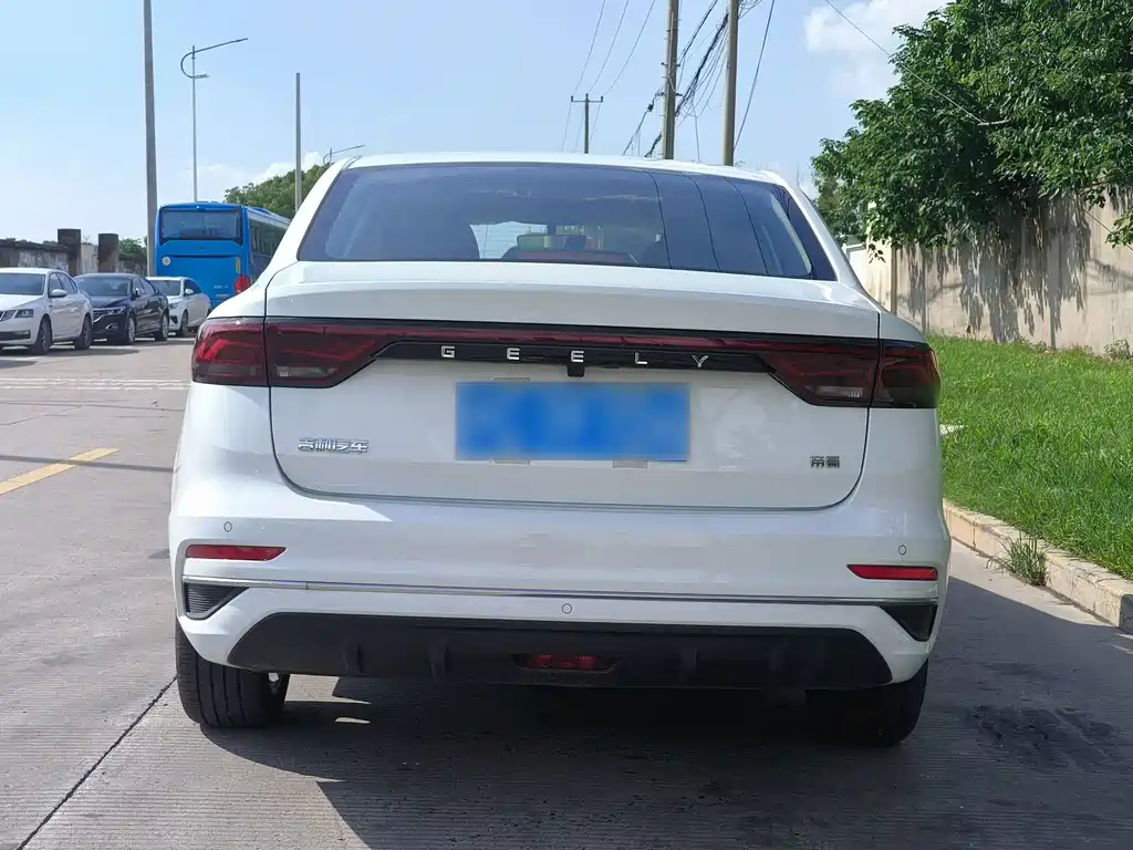 Geely Emgrand — миниатюра 7