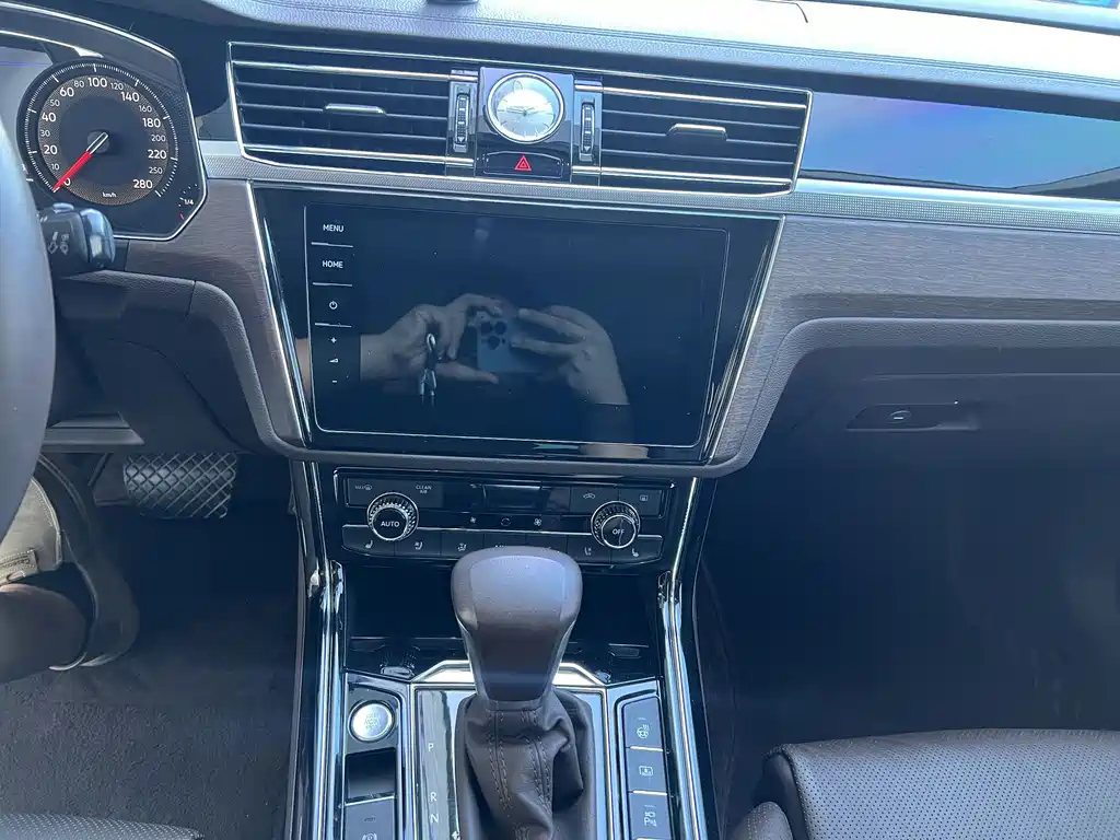 Volkswagen Phideon — миниатюра 7