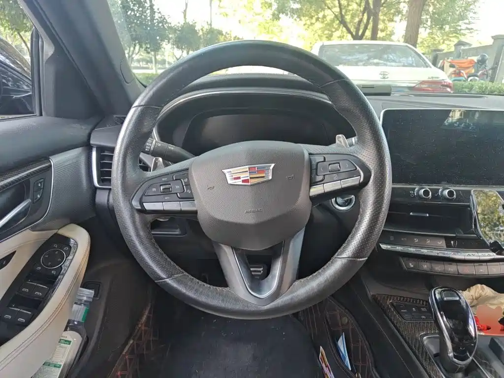 Cadillac CT5 — миниатюра 6
