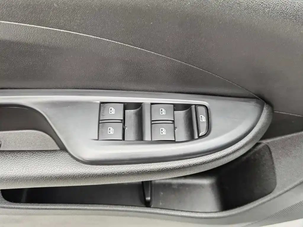 Buick Excelle — миниатюра 9