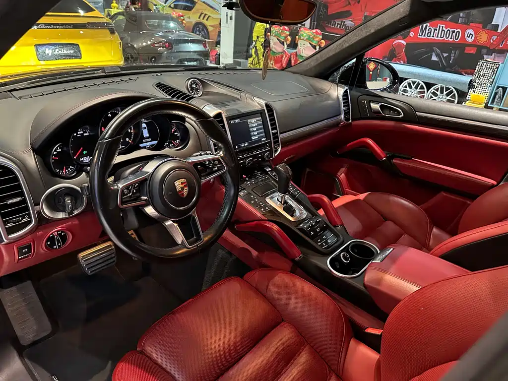 Porsche Cayenne 2016 Cayenne Turbo S 4.8T