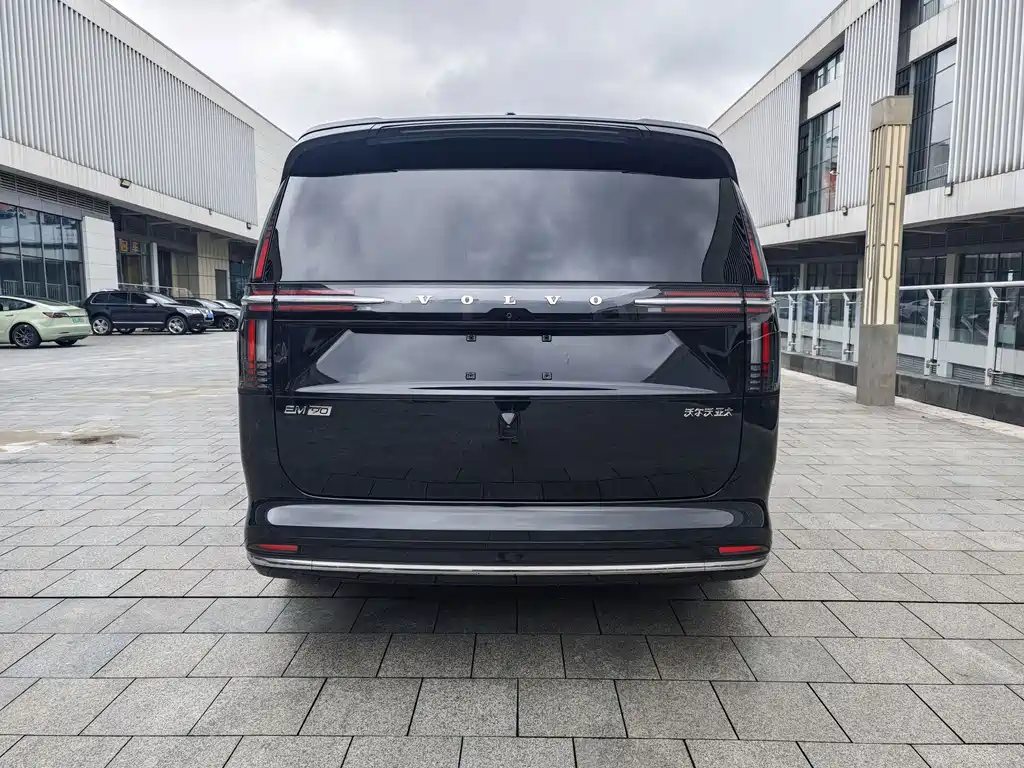 Volvo EM90 — миниатюра 12