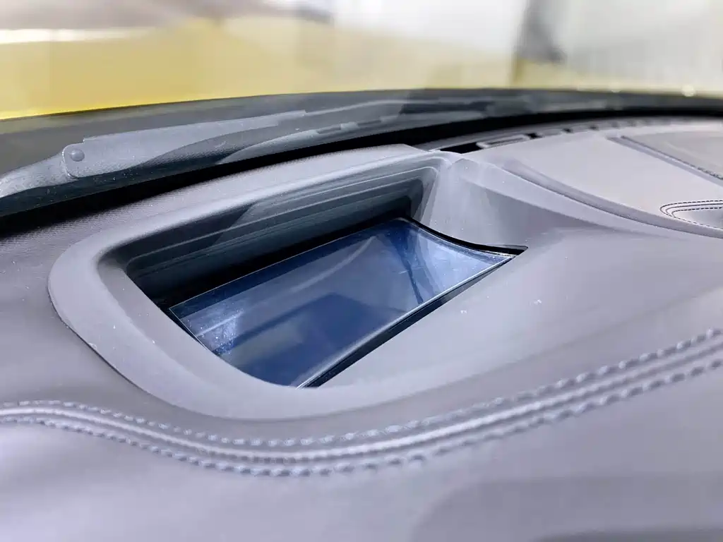 BMW M4 — миниатюра 12