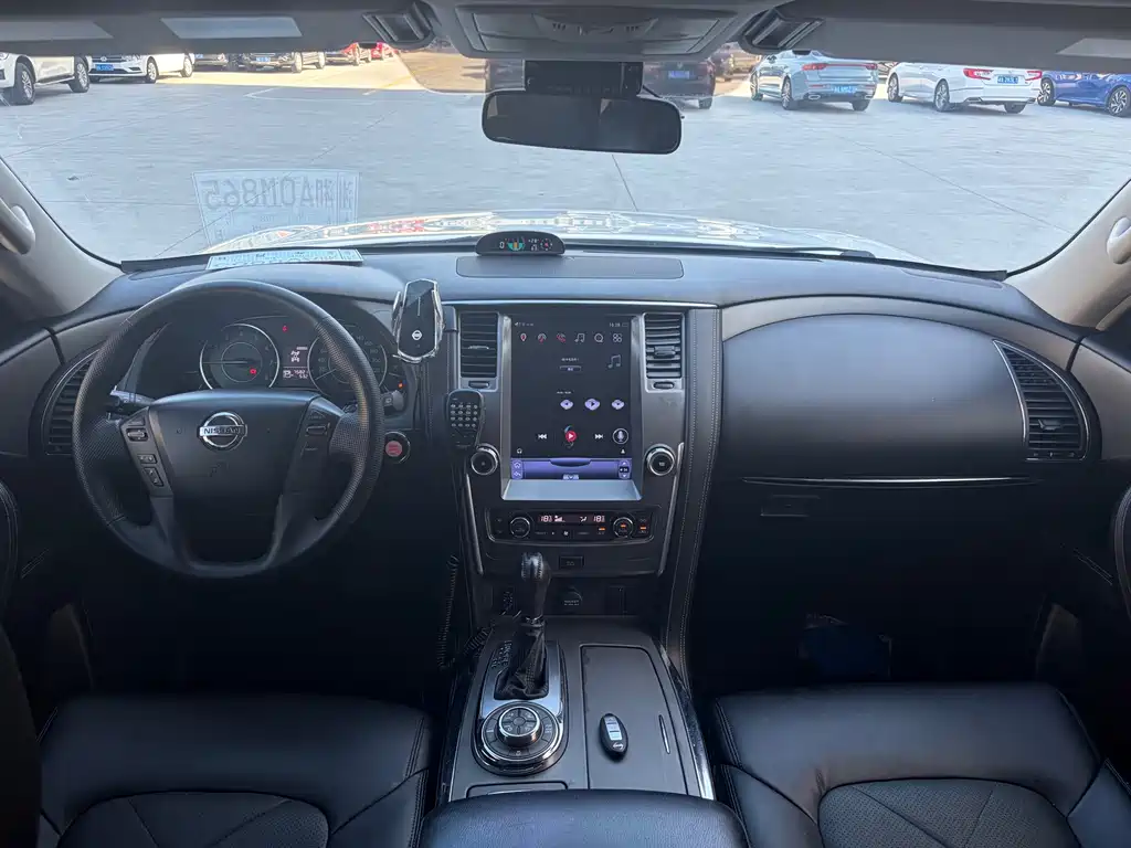 Nissan Patrol — миниатюра 15