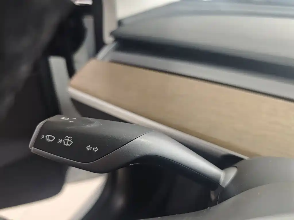 Tesla Model 3 — миниатюра 11