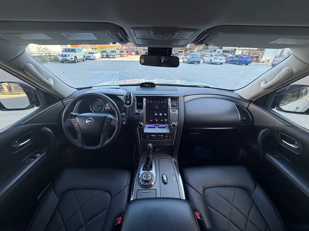Nissan Patrol — миниатюра 16