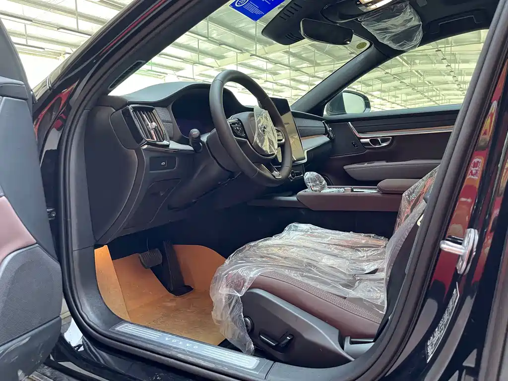 Volvo S90 — миниатюра 4