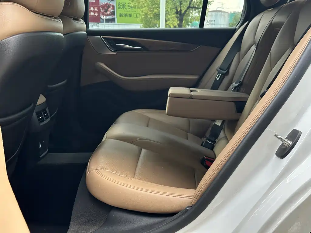Cadillac CT5 — миниатюра 10