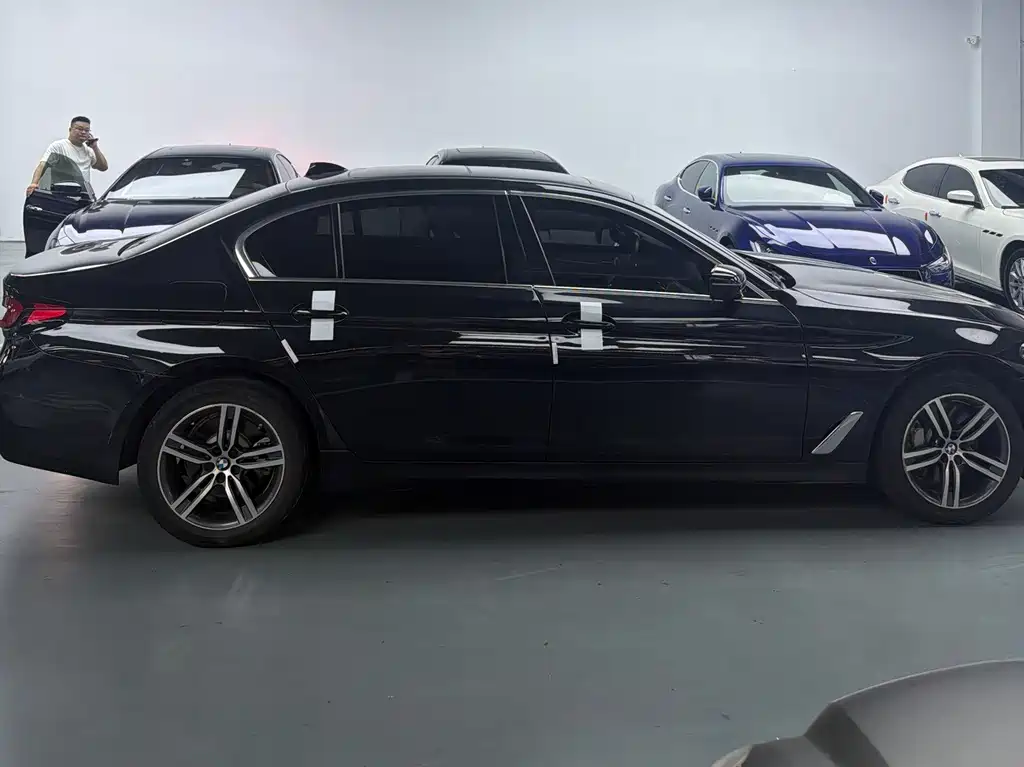 BMW 5 Series — миниатюра 3